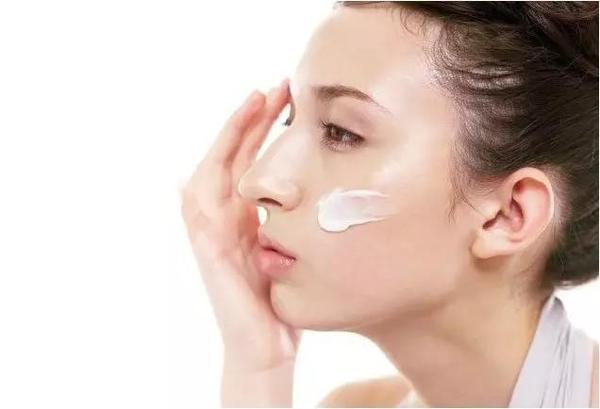 护肤用品的正确使用方法 护肤用品的正确使用方法